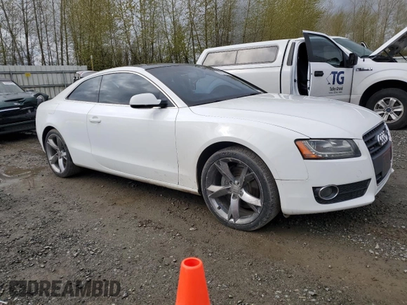 2012 Audi A5 Premium Plus z VIN WAULFAFR8CA002372, wystawiony jako Copart lot #52156385 z przebiegiem 128 647 mil mil oraz Czysty tytuł • Clean title. Historia ofert i sprzedaży dostępna na DreamBid. Obrazek 4.