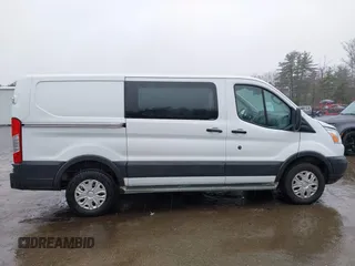 2017 Ford Transit z VIN 1FTYR1YM4HKB00043, wystawiony jako IAAI lot #41849561 z przebiegiem 105 364 mil mil oraz . Historia ofert i sprzedaży dostępna na DreamBid. Obrazek 13.