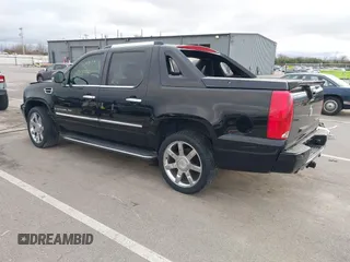 2008 Cadillac Escalade EXT z VIN 3GYFK62898G267066, wystawiony jako IAAI lot #41838226 z przebiegiem 115 559 mil mil oraz . Historia ofert i sprzedaży dostępna na DreamBid. Obrazek 3.