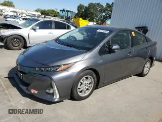 2017 Toyota Prius Plus with VIN JTDKARFP8H3003253, listed as a Copart auction lot 62704385 with 130,963 mi miles and Salvage title. Bid and sale history available at DreamBid. Image 1.