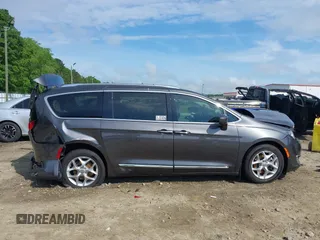 2020 Chrysler Pacifica Touring L Plus z VIN 2C4RC1EG5LR203664, wystawiony jako IAAI lot #42088493 z przebiegiem 104 745 mil mil oraz . Historia ofert i sprzedaży dostępna na DreamBid. Obrazek 13.