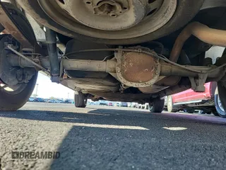 2004 Chevrolet Astro Cargo z VIN 1GCDM19X34B106870, wystawiony jako IAAI lot #42398500 z przebiegiem 274 076 mil mil oraz . Historia ofert i sprzedaży dostępna na DreamBid. Obrazek 23.