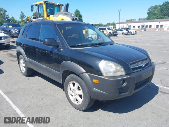 2005 Hyundai Tucson GLS with VIN KM8JN72D95U193338, listed as a IAAI auction lot 42205240 with 172,424 mi miles. Bid and sale history available at carsss.com. Image 1.