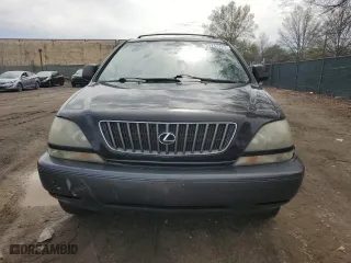 1999 Lexus RX 300 Luxury SUV with VIN JT6HF10U0X0070917, listed as a Copart auction lot 51747785 with 197,757 mi miles and Salvage Title. Bid and sale history available at carsss.com. Image 5.