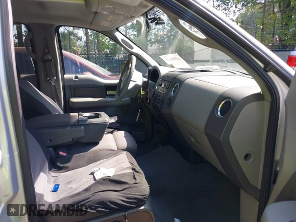 2004 Ford F-150 XLT with VIN 1FTPW14524KA99570, listed as a IAAI auction lot 42546373 with 203,602 mi miles and . Bid and sale history available at DreamBid. Image 5.