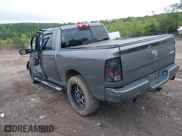 2012 Ram 1500 Sport z VIN 1C6RD7MT2CS108015, wystawiony jako IAAI lot #42093708 z przebiegiem Nie podano mil oraz . Historia ofert i sprzedaży dostępna na DreamBid. Obrazek 3.