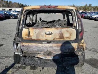 2015 Kia Soul + with VIN KNDJP3A52F7117090, listed as a Copart auction lot 88289725 with 0 mi miles and Salvage Title. Bid and sale history available at carsss.com. Image 6.