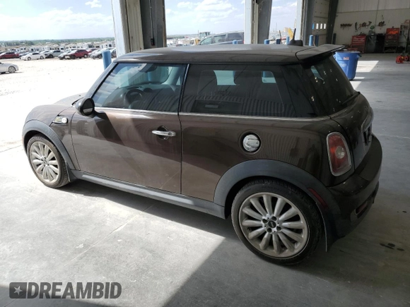 2010 MINI Hardtop S with VIN WMWMF7C51ATX45076, listed as a Copart auction lot 57240395 with 81,901 mi miles and Clean title. Bid and sale history available at DreamBid. Image 2.