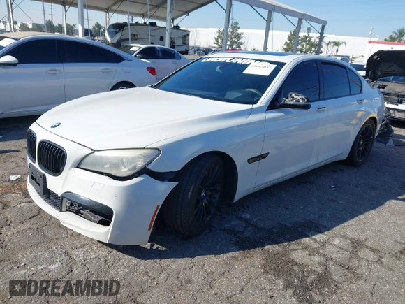 2014 BMW 7 Series 750i с VIN WBAYA8C58ED228444, выставлен на аукционе IAAI как лот 41665037 с пробегом 165 663 миль миль и . История ставок и продаж доступна на DreamBid. Изображение 17.