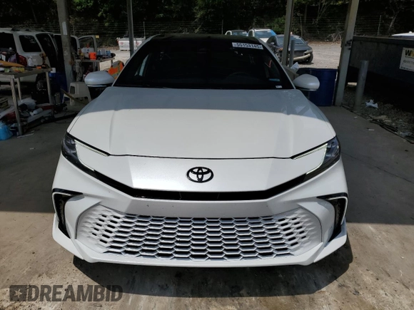 2025 Toyota Camry LE z VIN 4T1DAACK4SU058976, wystawiony jako Copart lot #55153145 z przebiegiem 18 584 mil mil oraz Szkoda całkowita • Salvage title. Historia ofert i sprzedaży dostępna na DreamBid. Obrazek 5.