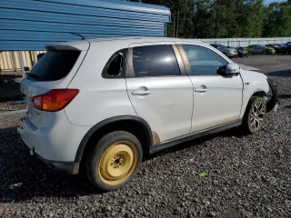 2016 Mitsubishi Outlander ES z VIN JA4AP3AU2GZ064690, wystawiony jako Copart lot #57950975 z przebiegiem Nie podano mil oraz Czysty tytuł • Clean title. Historia ofert i sprzedaży dostępna na DreamBid. Obrazek 3.