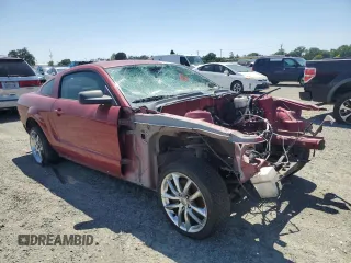 2007 Ford Mustang GT Deluxe z VIN 1ZVHT82H875231542, wystawiony jako Copart lot #54949755 z przebiegiem Nie podano mil oraz Nie do naprawy • Non repairable. Historia ofert i sprzedaży dostępna na DreamBid. Obrazek 4.