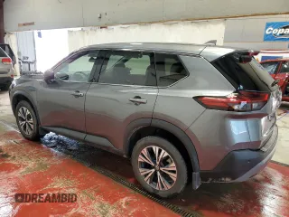 2021 Nissan Rogue SV z VIN 5N1AT3BB9MC826227, wystawiony jako Copart lot #56134655 z przebiegiem 24 994 mil mil oraz Szkoda całkowita • Salvage title. Historia ofert i sprzedaży dostępna na DreamBid. Obrazek 2.