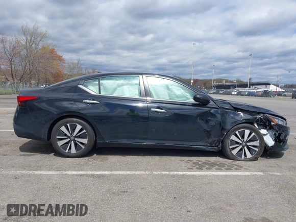 2022 Nissan Altima SV z VIN 1N4BL4DV8NN318591, wystawiony jako IAAI lot #42039464 z przebiegiem 73 129 mil mil oraz . Historia ofert i sprzedaży dostępna na DreamBid. Obrazek 13.