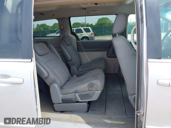 2008 Chrysler Town & Country Touring with VIN 2A8HR54P88R671360, listed as a IAAI auction lot 42104217 with 212,828 mi miles and . Bid and sale history available at DreamBid. Image 8.