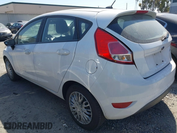 2016 Ford Fiesta S z VIN 3FADP4TJ6GM171745, wystawiony jako IAAI lot #41924984 z przebiegiem 111 925 mil mil oraz . Historia ofert i sprzedaży dostępna na DreamBid. Obrazek 3.