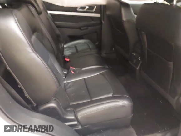 2017 Ford Explorer XLT with VIN 1FM5K7D8XHGC60896, listed as a IAAI auction lot 41409272 with 111,545 mi miles and . Bid and sale history available at carsss.com. Image 8.