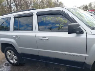2011 Jeep Patriot Sport with VIN 1J4NF1GBXBD118483, listed as a IAAI auction lot 42039168 with 174,048 mi miles. Bid and sale history available at carsss.com. Image 13.