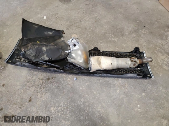 2010 Chevrolet Silverado 1500 LT with VIN 3GCRCSE04AG222542, listed as a Copart auction lot 54663205 with 157,358 mi miles and Salvage Title. Bid and sale history available at DreamBid. Image 12.
