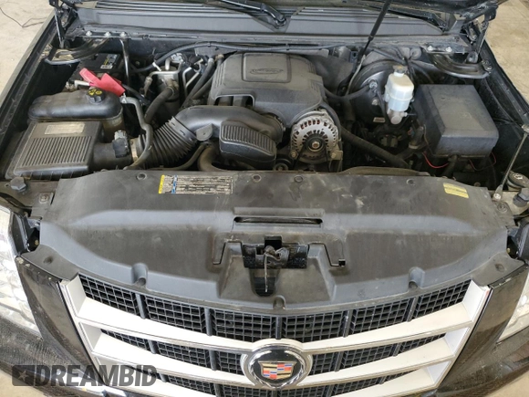 2011 Cadillac Escalade Platinum Edition z VIN 1GYS4DEF6BR193040, wystawiony jako Copart lot #56910155 z przebiegiem 132 754 mil mil oraz Szkoda całkowita • Salvage title. Historia ofert i sprzedaży dostępna na DreamBid. Obrazek 12.