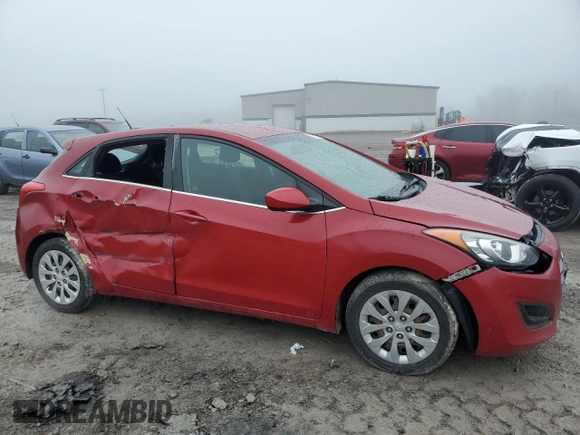 2017 Hyundai Elantra z VIN KMHD35LH7HU377089, wystawiony jako Copart lot #55217705 z przebiegiem 83 467 mil mil oraz Szkoda całkowita • Salvage title. Historia ofert i sprzedaży dostępna na DreamBid. Obrazek 4.