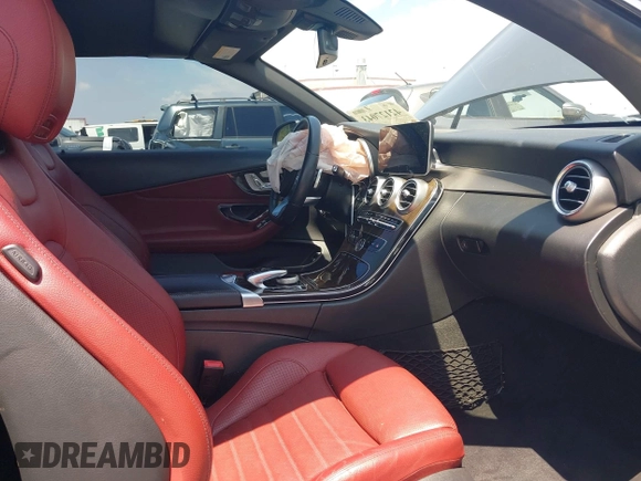 2019 Mercedes-Benz C 300 z VIN WDDWK8DB4KF901750, wystawiony jako IAAI lot #42127043 z przebiegiem 51 498 mil mil oraz . Historia ofert i sprzedaży dostępna na DreamBid. Obrazek 5.