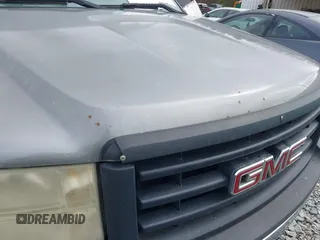 2008 GMC Sierra 1500 Work Truck z VIN 1GTEC19X08Z301295, wystawiony jako IAAI lot #41810350 z przebiegiem 266 306 mil mil oraz . Historia ofert i sprzedaży dostępna na DreamBid. Obrazek 14.