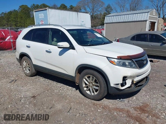 2014 Kia Sorento LX with VIN 5XYKT4A68EG521124, listed as a IAAI auction lot 41670919 with 181,722 mi miles. Bid and sale history available at carsss.com. Image 1.