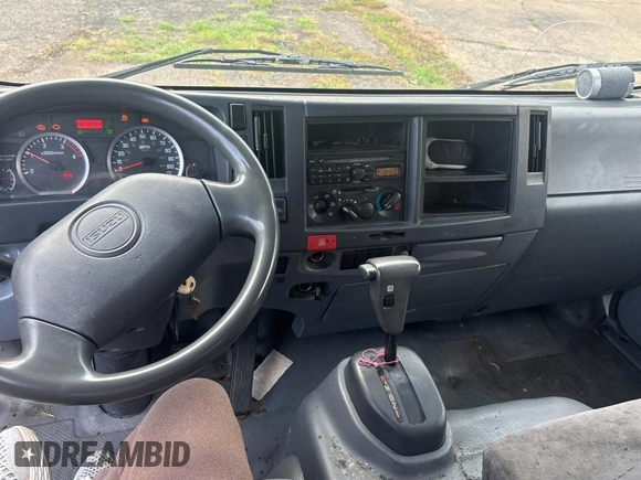 2011 Isuzu NRR IBT with VIN JALE5W169B7900028, listed as a Copart auction lot 60338775 with 415,661 mi miles and Clean title. Bid and sale history available at DreamBid. Image 9.