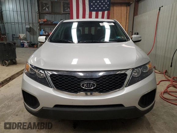 2011 Kia Sorento LX with VIN 5XYKTCA12BG187487, listed as a Copart auction lot 49736745 with 100,662 mi miles and Salvage Title. Bid and sale history available at DreamBid. Image 5.