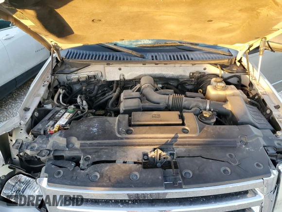 2008 Ford Expedition Max SSV with VIN 1FMFK15578LA17043, listed as a Copart auction lot 43451215 with 211,391 mi miles and Salvage title. Bid and sale history available at DreamBid. Image 12.