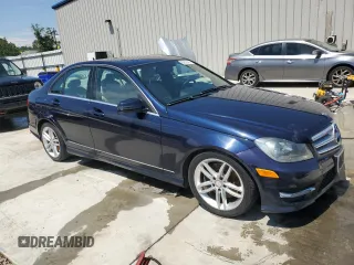 2013 Mercedes-Benz C 300 Sport с VIN WDDGF8AB9DR252462, выставлен на аукционе Copart как лот 62599095 с пробегом 132 670 миль миль и Списание • Salvage title. История ставок и продаж доступна на DreamBid. Изображение 4.
