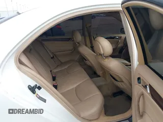 2004 Mercedes-Benz C 240 z VIN WDBRF61J14E016229, wystawiony jako IAAI lot #42576797 z przebiegiem Nie podano mil oraz . Historia ofert i sprzedaży dostępna na DreamBid. Obrazek 8.