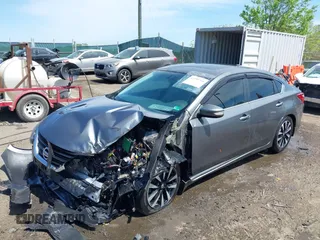 2017 Nissan Altima SV z VIN 1N4AL3AP6HC498990, wystawiony jako IAAI lot #42095268 z przebiegiem 105 253 mil mil oraz . Historia ofert i sprzedaży dostępna na DreamBid. Obrazek 16.