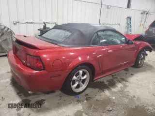 2000 Ford Mustang with VIN 1FAFP4445YF211204, listed as a Copart auction lot 82111424 with 126,748 mi miles and Salvage Title. Bid and sale history available at carsss.com. Image 3.