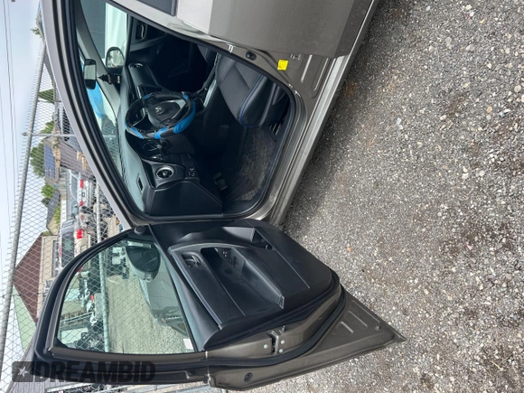 2019 Toyota Corolla L z VIN 5YFBURHE1KP903350, wystawiony jako Copart lot #57817825 z przebiegiem 236 109 mil mil oraz Tytuł czysty. Historia ofert i sprzedaży dostępna na DreamBid. Obrazek 9.