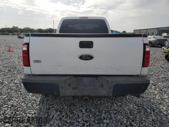 2010 Ford F-250 XL z VIN 1FTSX2BR4AEB37751, wystawiony jako Copart lot #62980735 z przebiegiem 294 465 mil mil oraz Czysty tytuł • Clean title. Historia ofert i sprzedaży dostępna na DreamBid. Obrazek 6.