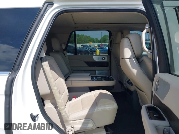 2020 Lincoln Navigator Reserve with VIN 5LMJJ2LT5LEL09160, listed as a IAAI auction lot 42114190 with 35,544 mi miles and . Bid and sale history available at DreamBid. Image 8.