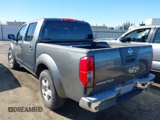 2008 Nissan Frontier SE z VIN 1N6AD07U48C444216, wystawiony jako IAAI lot #40119585 z przebiegiem 183 893 mil mil oraz . Historia ofert i sprzedaży dostępna na DreamBid. Obrazek 3.