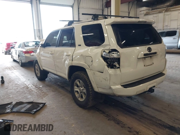 2021 Toyota 4Runner SR5 z VIN JTEMU5JR0M5902037, wystawiony jako IAAI lot #41998628 z przebiegiem 102 931 mil mil oraz . Historia ofert i sprzedaży dostępna na DreamBid. Obrazek 3.