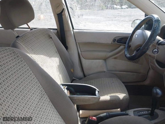 2006 Ford Focus SE with VIN 1FAFP36N76W179286, listed as a IAAI auction lot 41988568 with 277,009 mi miles. Bid and sale history available at carsss.com. Image 5.