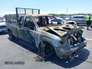 2000 Ford F-250 XL z VIN 1FTNX20L5YEA03286, wystawiony jako IAAI lot #42323964 z przebiegiem Nie podano mil oraz . Historia ofert i sprzedaży dostępna na DreamBid. Obrazek 1.