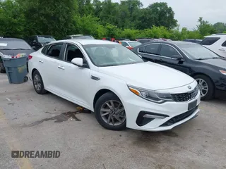 2020 Kia Optima LX z VIN 5XXGT4L3XLG429510, wystawiony jako IAAI lot #42438123 z przebiegiem 85 085 mil mil oraz . Historia ofert i sprzedaży dostępna na DreamBid. Obrazek 1.