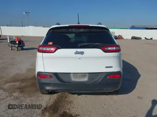 2018 Jeep Cherokee Latitude with VIN 1C4PJLCB2JD511083, listed as a IAAI auction lot 42070152 with 135,752 mi miles. Bid and sale history available at carsss.com. Image 16.
