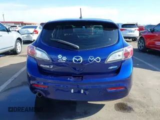 2013 Mazda 3 i Touring z VIN JM1BL1L81D1708796, wystawiony jako IAAI lot #42179958 z przebiegiem 95 467 mil mil oraz . Historia ofert i sprzedaży dostępna na DreamBid. Obrazek 16.