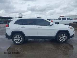 2018 Jeep Cherokee Latitude with VIN 1C4PJMCB3JD528531, listed as a IAAI auction lot 41906621 with 122,137 mi miles and . Bid and sale history available at DreamBid. Image 13.