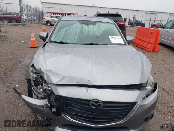 2016 Mazda 3 i Grand Touring z VIN 3MZBM1X74GM245295, wystawiony jako IAAI lot #41079843 z przebiegiem 183 480 mil mil oraz . Historia ofert i sprzedaży dostępna na DreamBid. Obrazek 12.