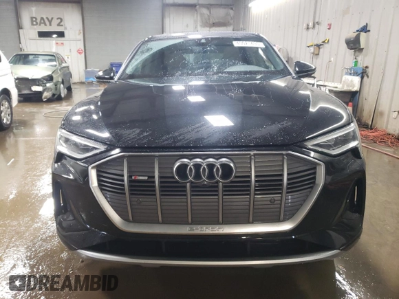 2022 Audi e-tron Sportback S line Premium Plus z VIN WA12AAGE4NB022165, wystawiony jako Copart lot #43021435 z przebiegiem 28 760 mil mil oraz Szkoda całkowita • Salvage title. Historia ofert i sprzedaży dostępna na DreamBid. Obrazek 5.