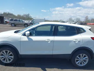 2017 Nissan Rogue Sport SL with VIN JN1BJ1CR1HW122612, listed as a IAAI auction lot 42126526 with 46,272 mi miles. Bid and sale history available at carsss.com. Image 14.