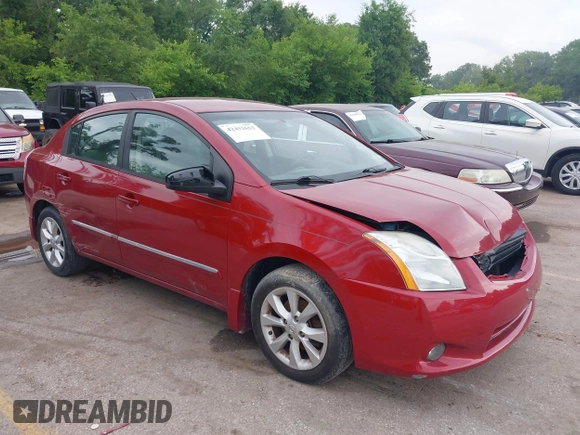 2010 Nissan Sentra S z VIN 3N1AB6AP9AL642303, wystawiony jako IAAI lot #42452652 z przebiegiem 130 486 mil mil oraz . Historia ofert i sprzedaży dostępna na DreamBid. Obrazek 1.